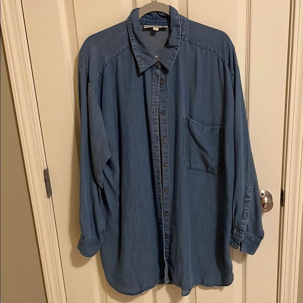 Ann Taylor LOFT - Blue Chambray Button-Up Shirt - XXL